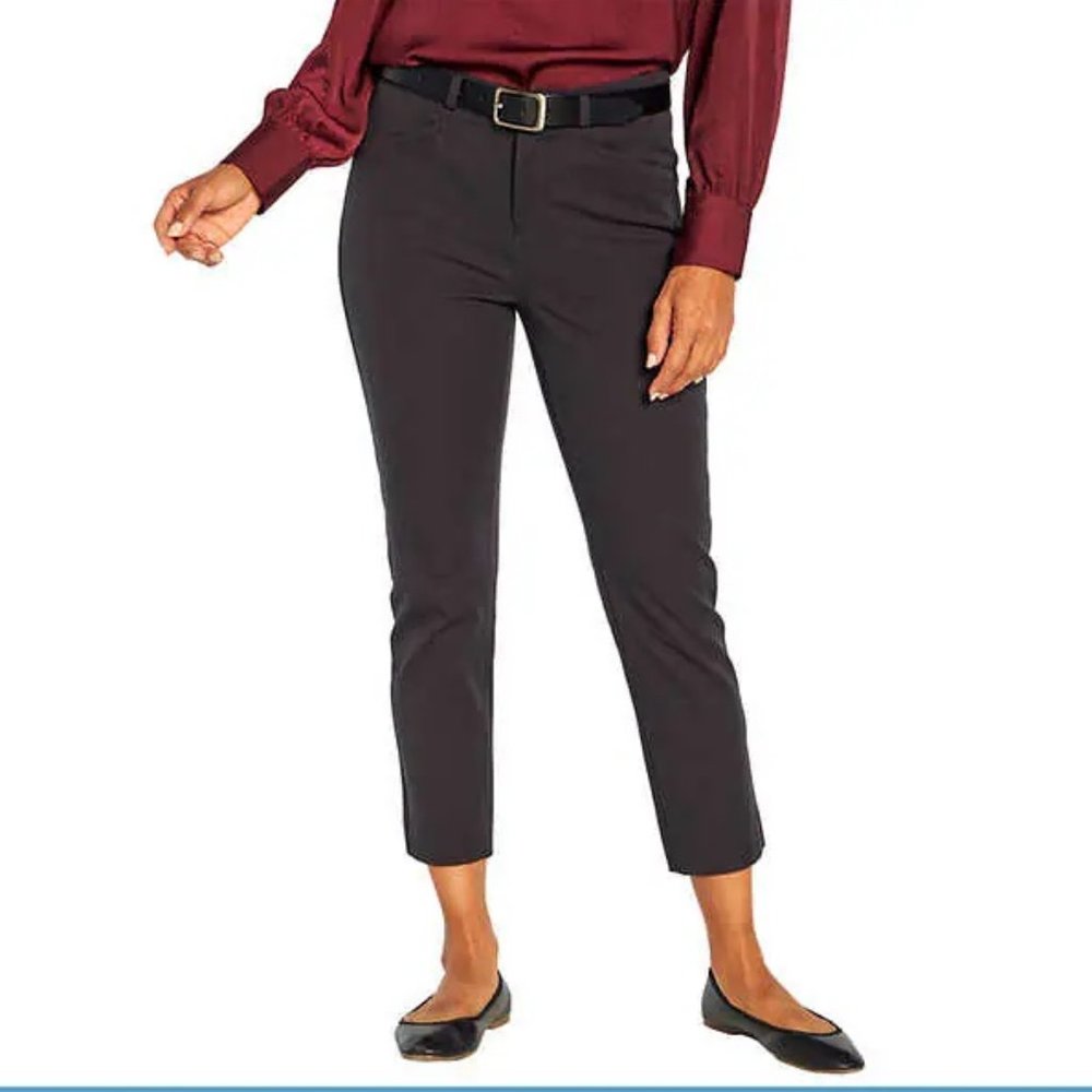 NWT Banana Republic Ladies' Slim-Straight Capri Pant